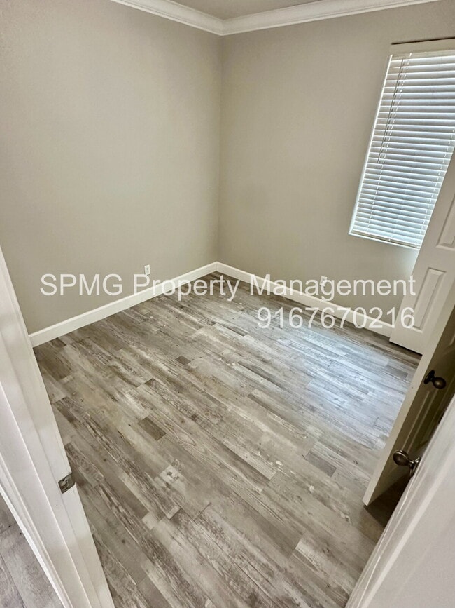 Building Photo - 5755 Bridgecross Dr