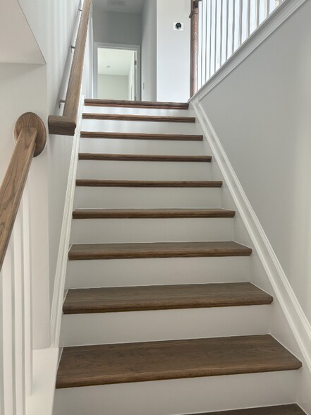 Building Photo - 152 Highpointe Dr