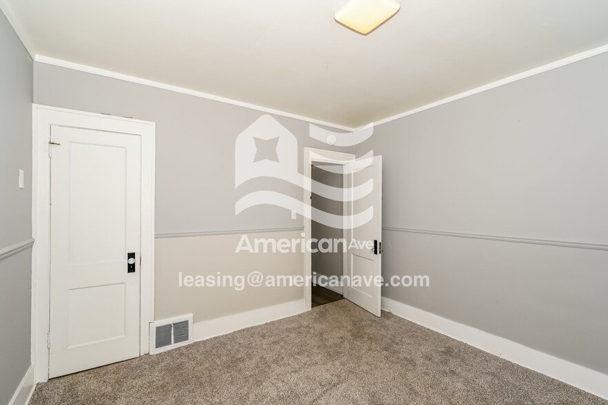 Building Photo - 306 E Virginia Ave