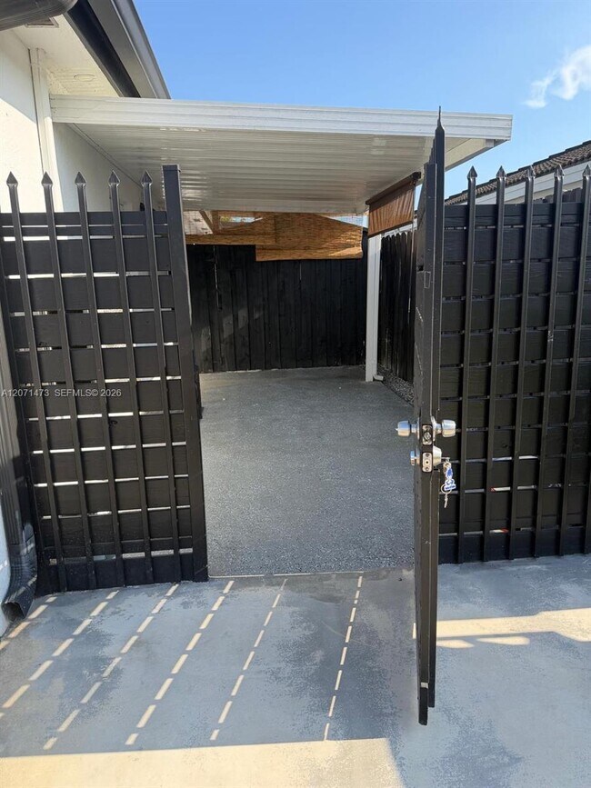 Building Photo - 15420 SW 169th Ln