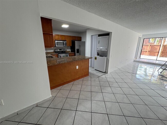 Building Photo - 6854 SW 114th Pl