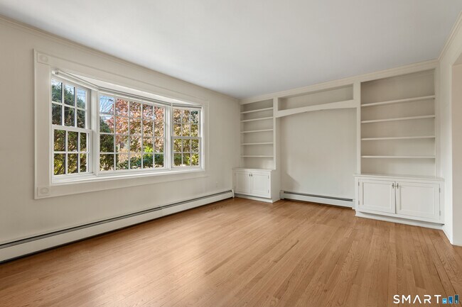 Building Photo - 56 Drake Ln