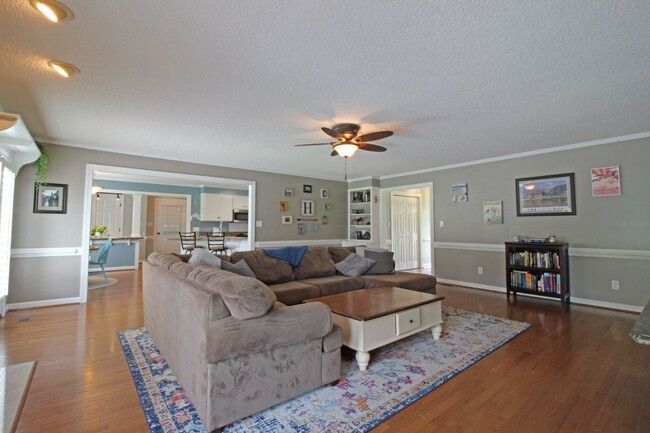Building Photo - 103 Carolina Wren Cir