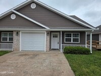 Building Photo - 815 Greenwood Dr