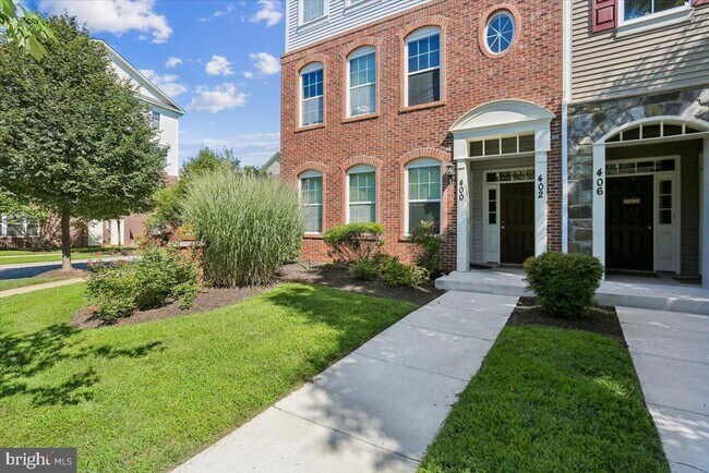 Building Photo - 402 Orchard Ridge Dr