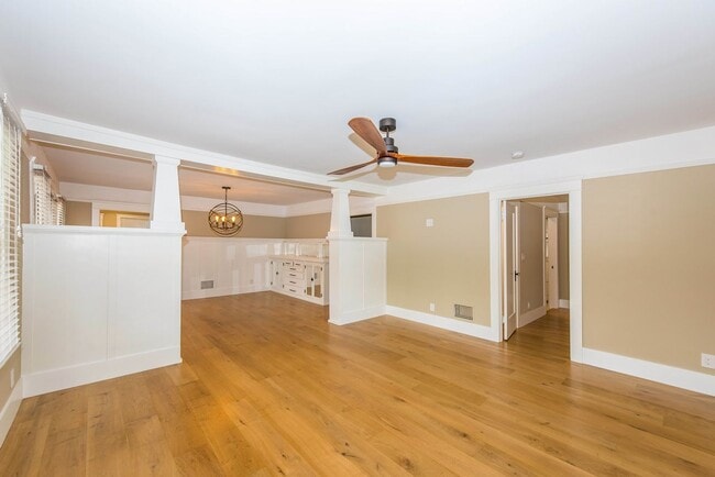 Building Photo - 306 N Shaffer St