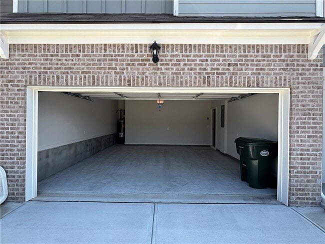 Building Photo - 219 Stoneybrook Dr
