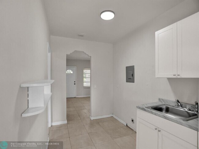 Building Photo - 535 NW 91st St