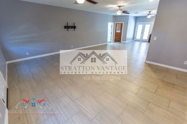 Building Photo - 2249 E Sells Dr