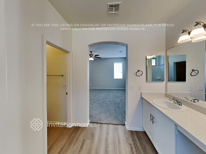 Building Photo - 3689 E Sundance Ave