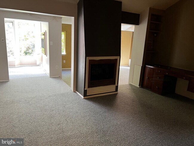 Building Photo - 50 Stonegate Dr