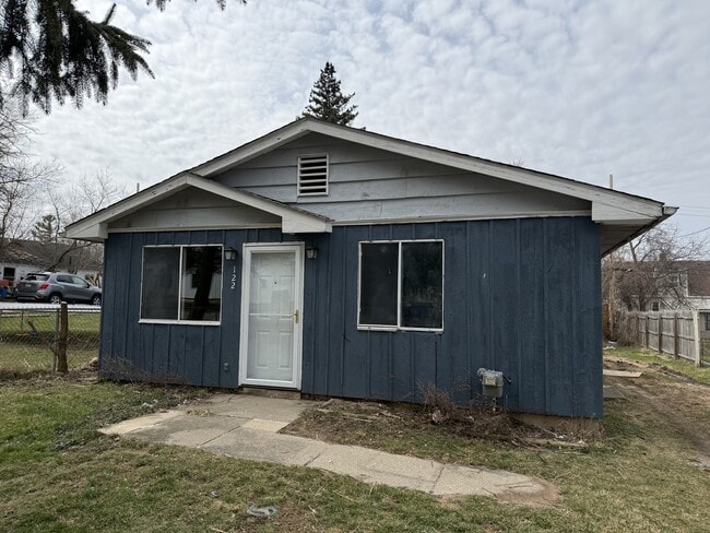 Building Photo - 122 Hathaway St