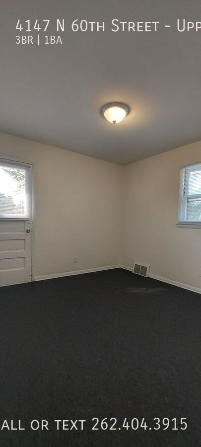 Building Photo - Spacious Partially Rehabbed 3 Bedroom Uppe...