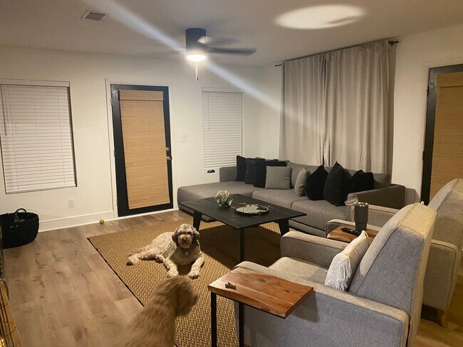 Building Photo - 447 Fleshman Dr