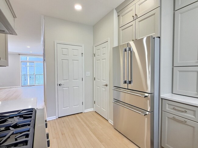 Building Photo - 1351 W Altgeld St