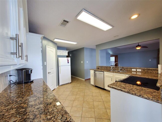 Building Photo - 12628 Pelican Blvd