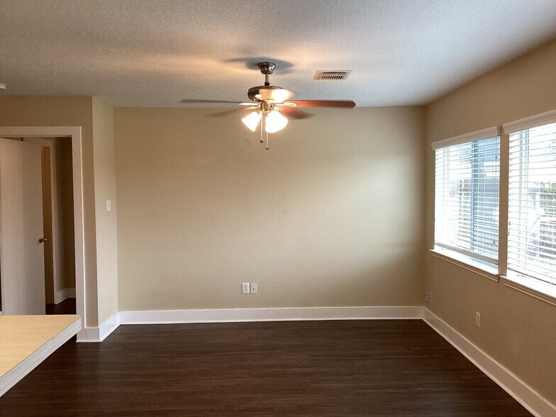Building Photo - 255 Crystal Isle Dr