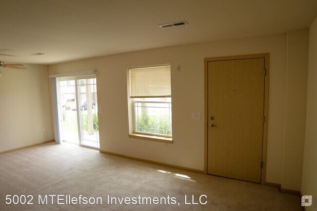 Building Photo - 5002 Siggelkow Rd