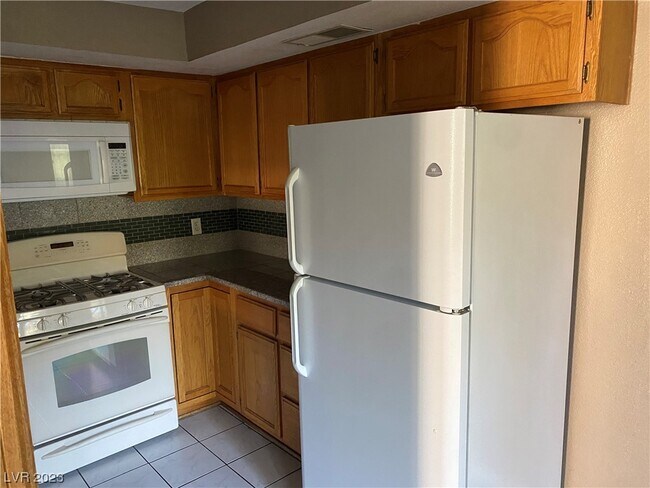 Building Photo - 4027 Nook Way