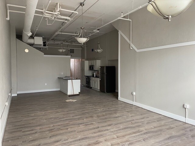 Primary Photo - 42 S Saint Clair St