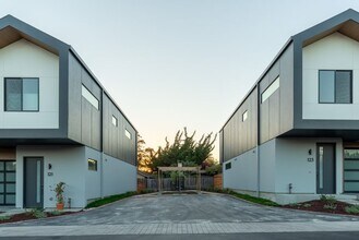 Building Photo - 103-109 Darlington