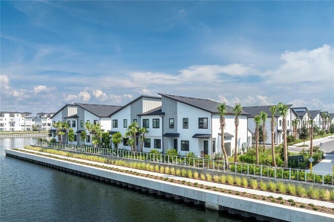 Building Photo - 5127 W Tyson Ave