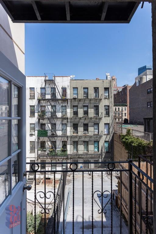 Building Photo - 437 W 53rd St