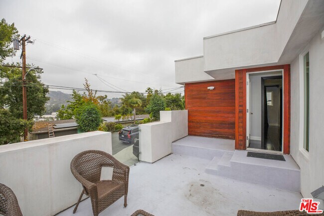 Building Photo - 1046 Glen Arbor Ave