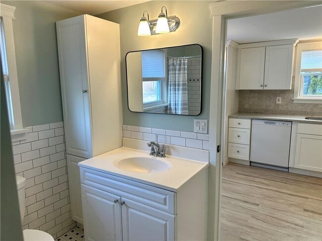 Building Photo - 54 Planet Ave