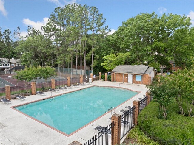 Building Photo - 705 Beaufort Cir