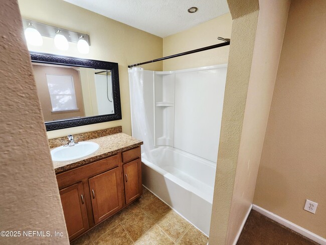 Building Photo - 6844 Misty View Dr