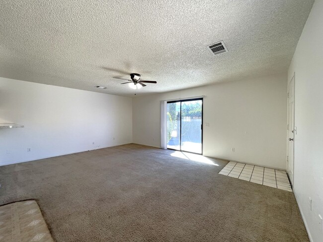 Building Photo - AVAILABLE NOW!! 2 Bedroom 2 Bathroom Condo...