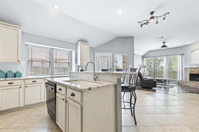 Building Photo - 2421 Teagle Dr