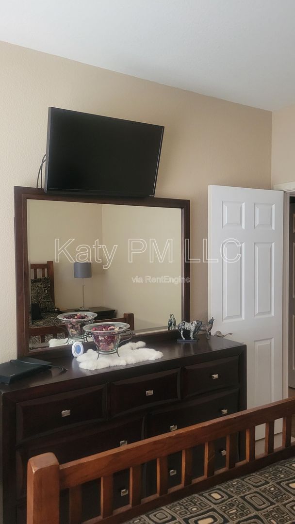 Building Photo - 9708 E Vía Linda