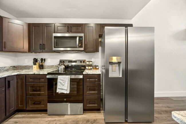Building Photo - 4713 Red Tail Dr