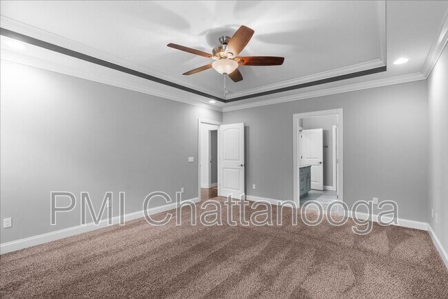 Building Photo - 8229 Pierpoint Dr