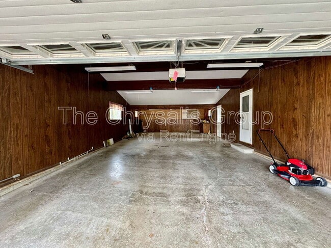 Building Photo - 1525 Clark St