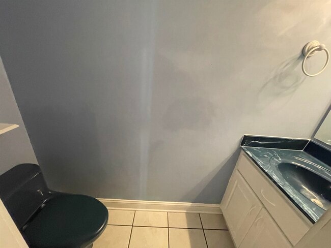 Building Photo - 530 Winterberry Ln