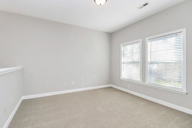 Building Photo - Gorgeous 3BD/2.5BA Craftsman Style Home in the Westmoreland Community!