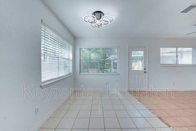 Building Photo - 2413 Woodgate St