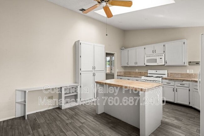 Building Photo - 43922 Warner Trail