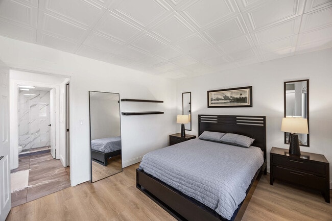 Building Photo - 3625 Boca Ciega Dr