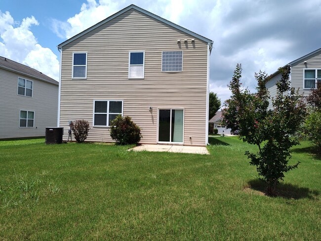 Building Photo - Pristine home located in the Woodbury comm...
