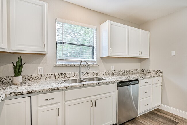 Building Photo - 5220 Krueger Dr
