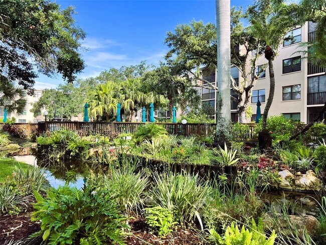 Building Photo - 425 30th Ave W