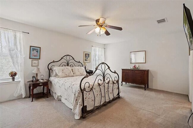 Building Photo - 206 Black