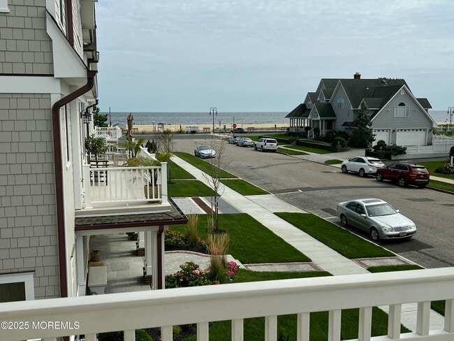 Building Photo - 106 2nd Ave