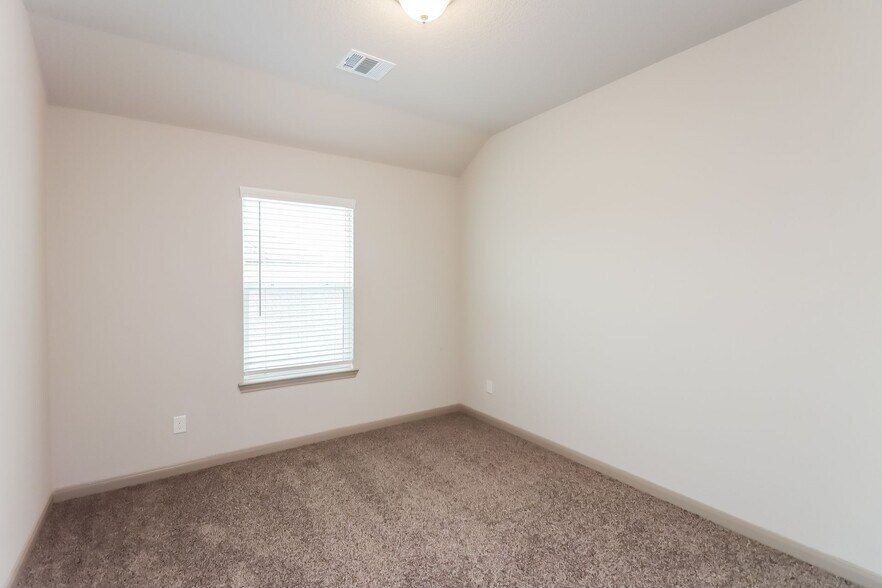 Building Photo - 7902 Cypress Country Dr