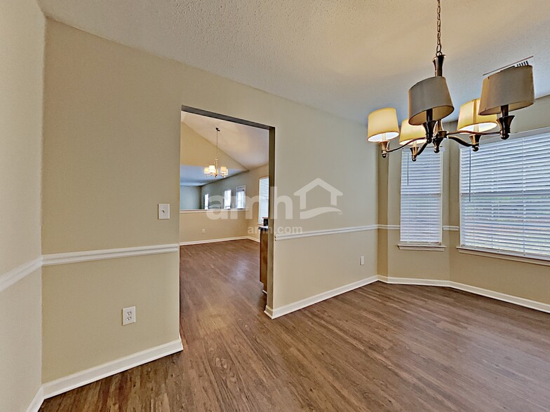Building Photo - 716 Fletcher Dr