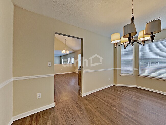 Building Photo - 716 Fletcher Dr